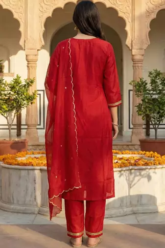 Women Ethnic Motifs Embroidered Regular Thread Work Liva Kurta with Trousers & With Dupatta