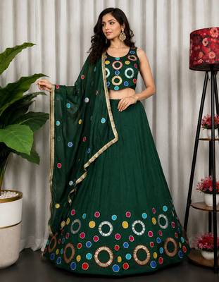 Premium Emerald Green Circular Motif Navratri Lehenga Choli Set 1