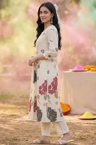 Women Floral Printed Empire Pure Cotton Kurta with Trousers