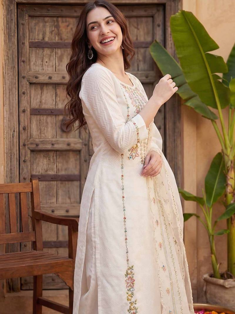 Women Floral Embroidered Regular Thread Work Kurta with Trousers & With Dupatta