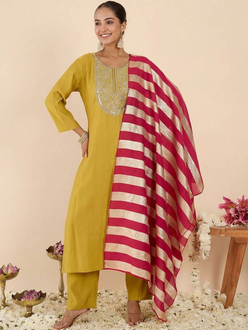 Women Ethnic Motifs Embroidered Regular Kurta with Trousers & With Dupatta