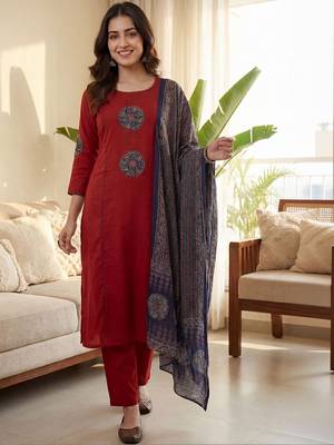 Women Ethnic Motifs Embroidered Regular Beads and Stones Pure Cotton Kurta with Trousers & With 1