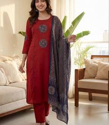Women Ethnic Motifs Embroidered Regular Beads and Stones Pure Cotton Kurta with Trousers & With