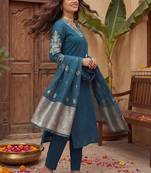 Women Ethnic Motifs Embroidered Regular Kurta with Trousers & With Dupatta
