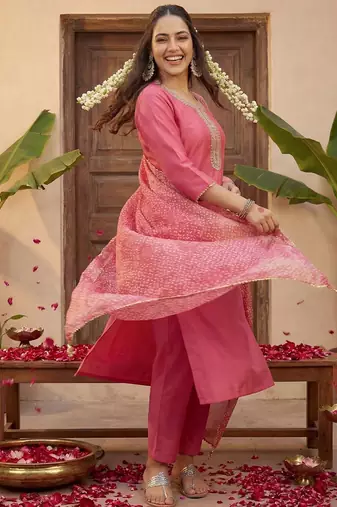Women Ethnic Motifs Embroidered Regular Kurta with Trousers & With Dupatta