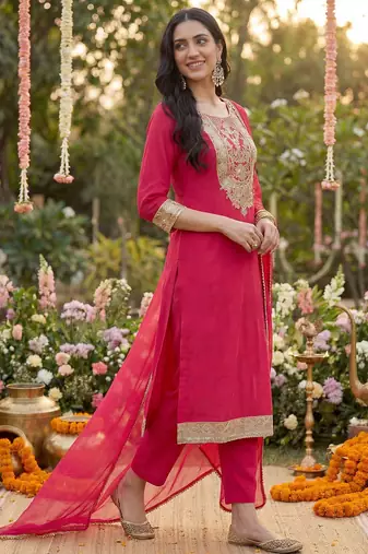 Women Ethnic Motifs Printed Regular Kurta with Trousers & With Dupatta
