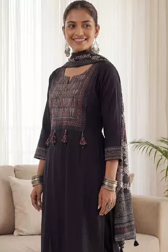 Women Ethnic Motifs Embroidered Regular Thread Work Kurta with Trousers & With Dupatta