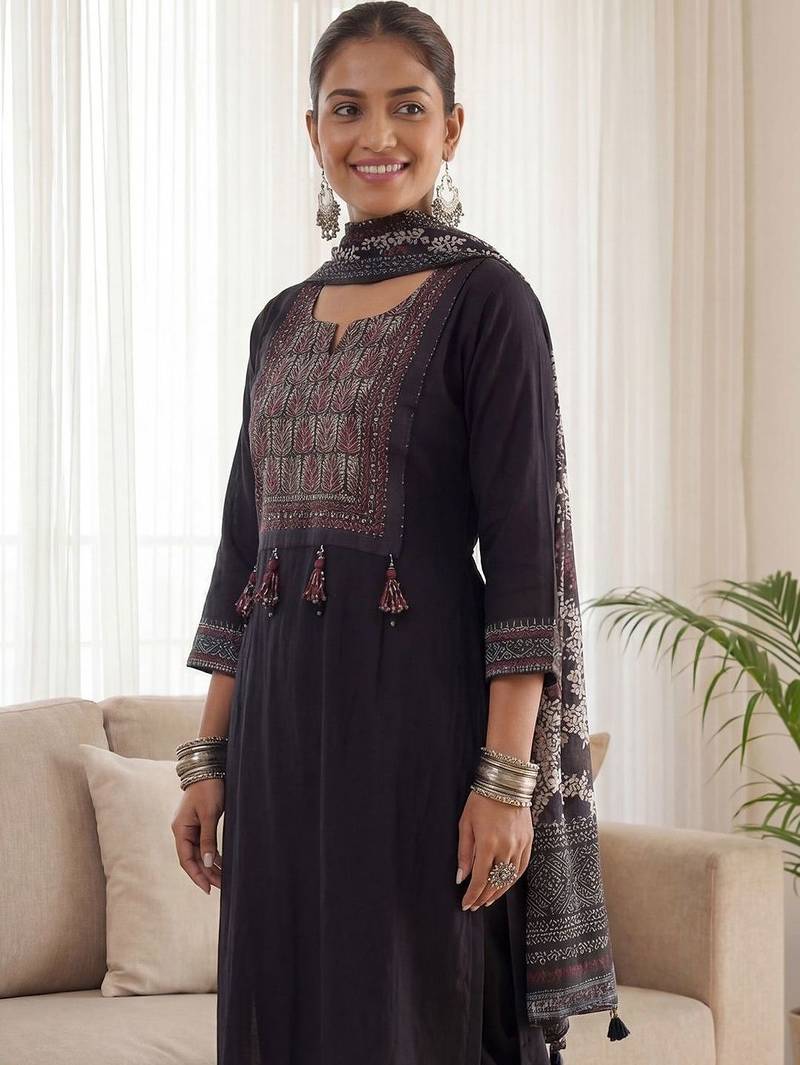 Women Ethnic Motifs Embroidered Regular Thread Work Kurta with Trousers & With Dupatta