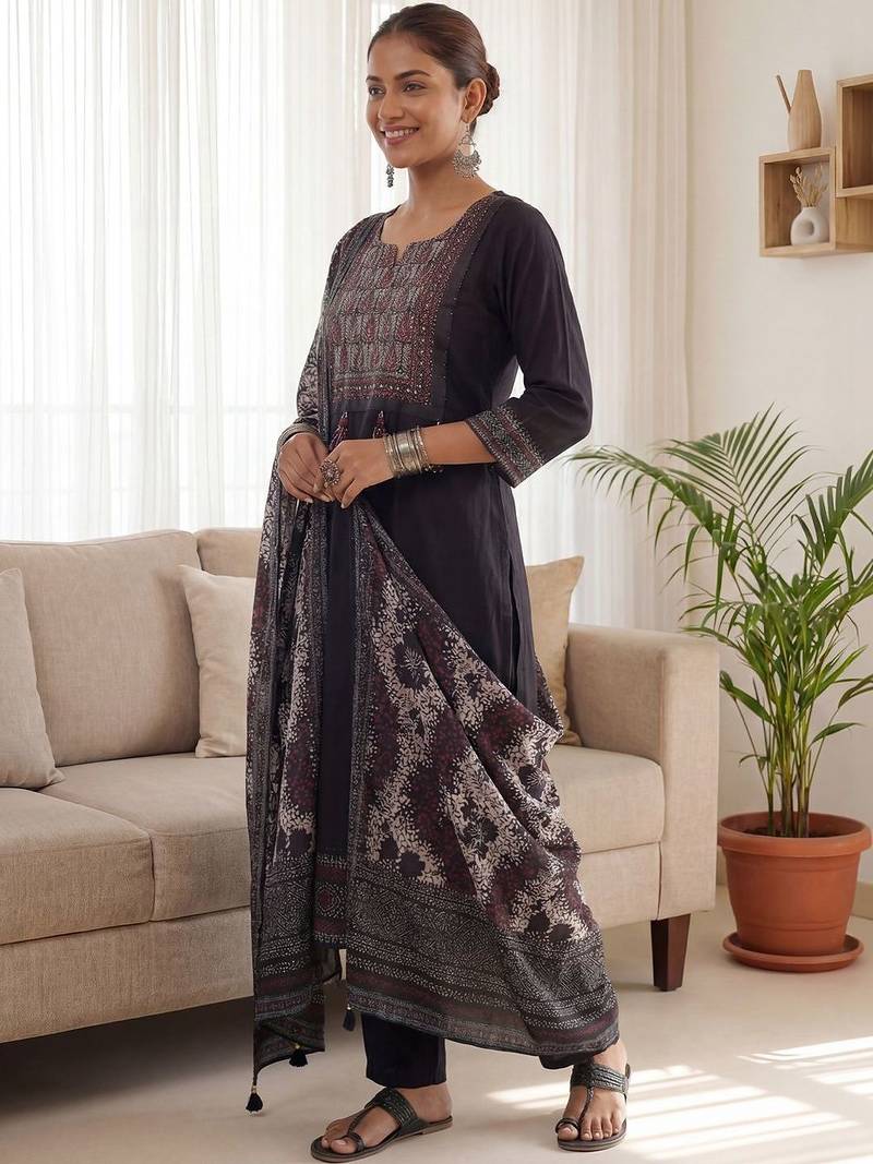 Women Ethnic Motifs Embroidered Regular Thread Work Kurta with Trousers & With Dupatta