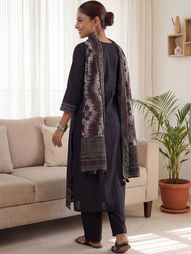 Women Ethnic Motifs Embroidered Regular Thread Work Kurta with Trousers & With Dupatta