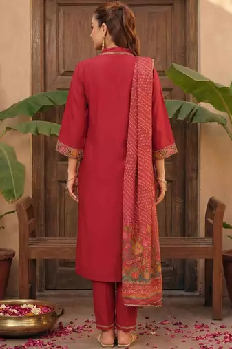 Women Ethnic Motifs Printed Regular Thread Work Kurta with Trousers & With Dupatta