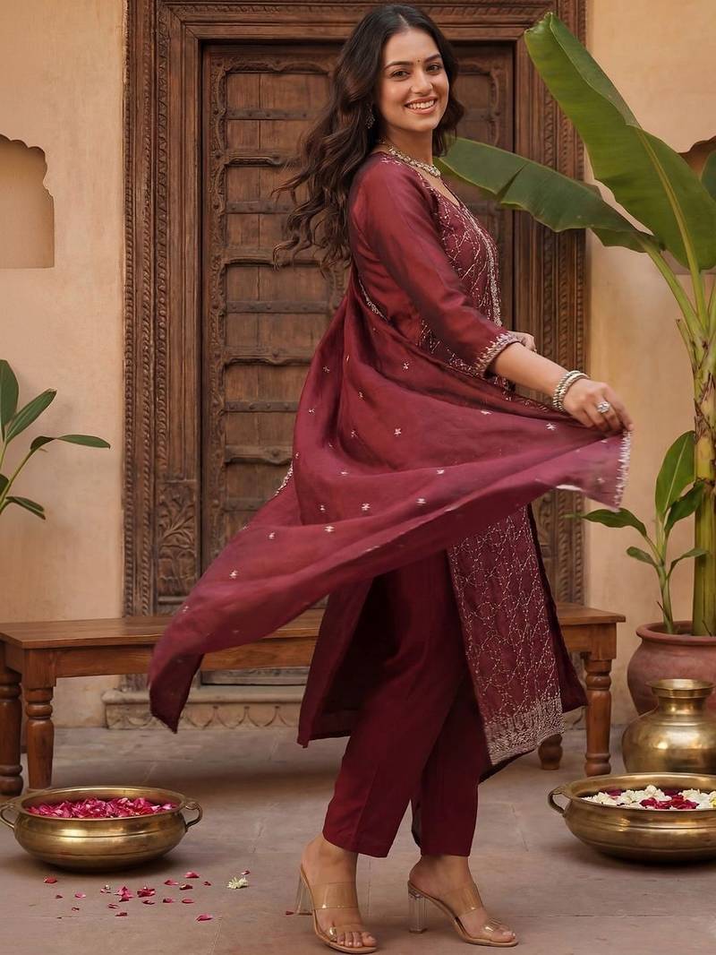 Women Ethnic Motifs Embroidered Regular Kurta with Trousers & With Dupatta