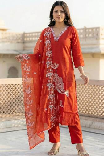 Women Regular Thread Work Kurta with Trousers & With Dupatta
