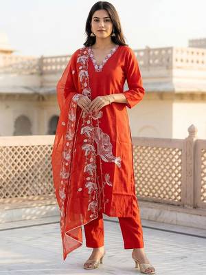 Women Regular Thread Work Kurta with Trousers & With Dupatta 4