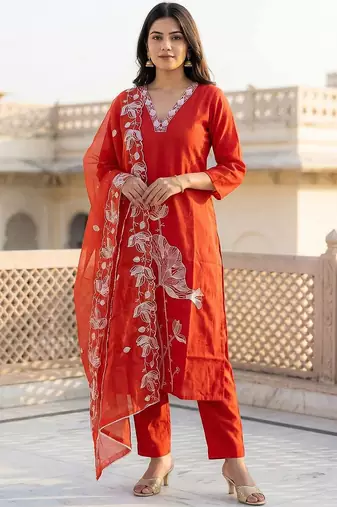 Women Regular Thread Work Kurta with Trousers & With Dupatta