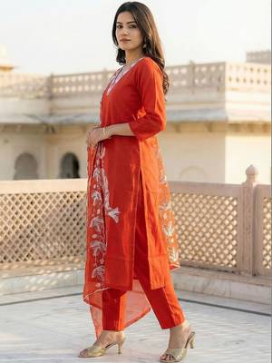 Women Regular Thread Work Kurta with Trousers & With Dupatta 5