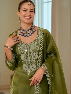 Women Ethnic Motifs Embroidered Regular Thread Work Kurta with Sharara & With Dupatta 4