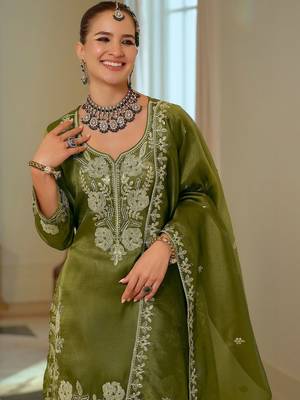 Women Ethnic Motifs Embroidered Regular Thread Work Kurta with Sharara & With Dupatta 5