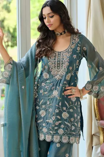 Women Floral Embroidered Regular Thread Work Kurta with Palazzos & With Dupatta
