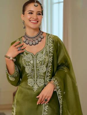Women Ethnic Motifs Embroidered Regular Thread Work Kurta with Sharara & With Dupatta 3