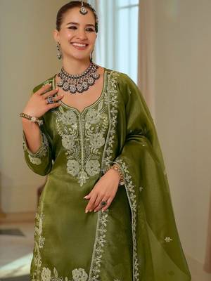 Women Ethnic Motifs Embroidered Regular Thread Work Kurta with Sharara & With Dupatta 4