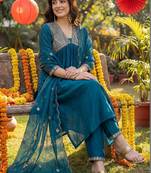 Women Ethnic Motifs Embroidered Empire Thread Work Kurta with Trousers & Dupatta