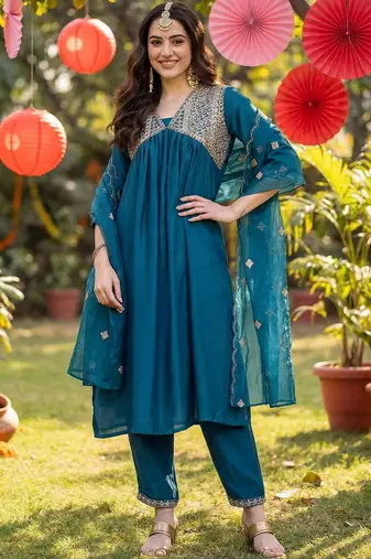 Women Ethnic Motifs Embroidered Empire Thread Work Kurta with Trousers & Dupatta