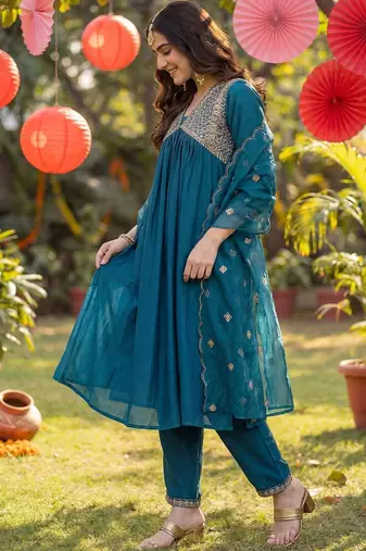 Women Ethnic Motifs Embroidered Empire Thread Work Kurta with Trousers & With Dupatta