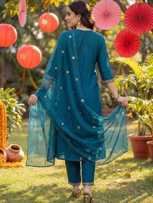 Women Ethnic Motifs Embroidered Empire Thread Work Kurta with Trousers & With Dupatta 4