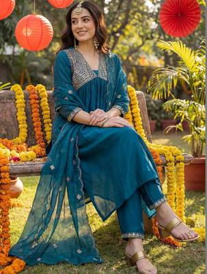 Women Ethnic Motifs Embroidered Empire Thread Work Kurta with Trousers & With Dupatta 5