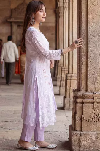 Women Ethnic Motifs Embroidered Regular Thread Work Kurta with Trousers & With Dupatta