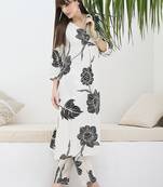 Women Floral Printed Regular Kurta with Trousers
