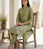 Women Floral Embroidered Regular Thread Work Kurta with Trousers