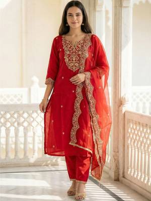 Women Ethnic Motifs Embroidered Regular Thread Work Liva Kurta with Trousers & With Dupatta 2