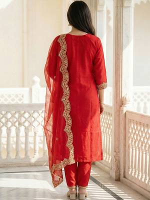 Women Ethnic Motifs Embroidered Regular Thread Work Liva Kurta with Trousers & With Dupatta 3