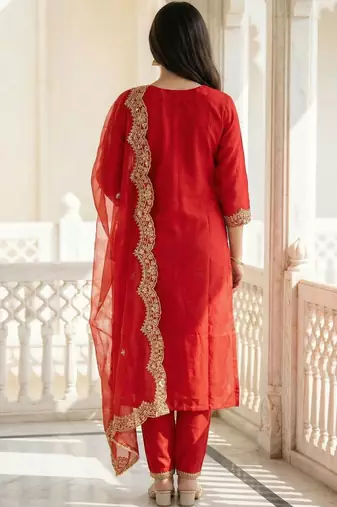 Women Ethnic Motifs Embroidered Regular Thread Work Liva Kurta with Trousers & With Dupatta