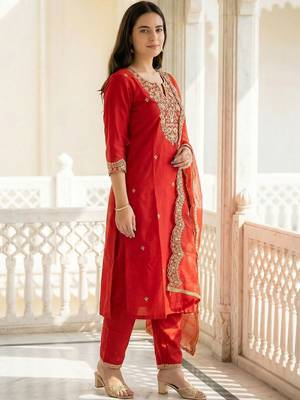 Women Ethnic Motifs Embroidered Regular Thread Work Liva Kurta with Trousers & With Dupatta 5
