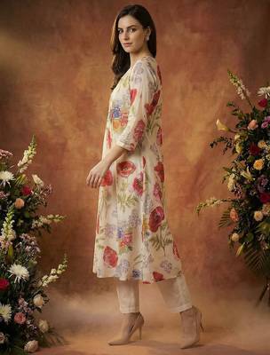 Women Floral Printed Regular Pure Cotton Kurta with Trousers 3