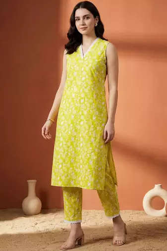 Women Floral Printed Regular Pure Cotton Kurta with Trousers