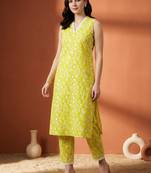 Women Floral Printed Regular Pure Cotton Kurta with Trousers