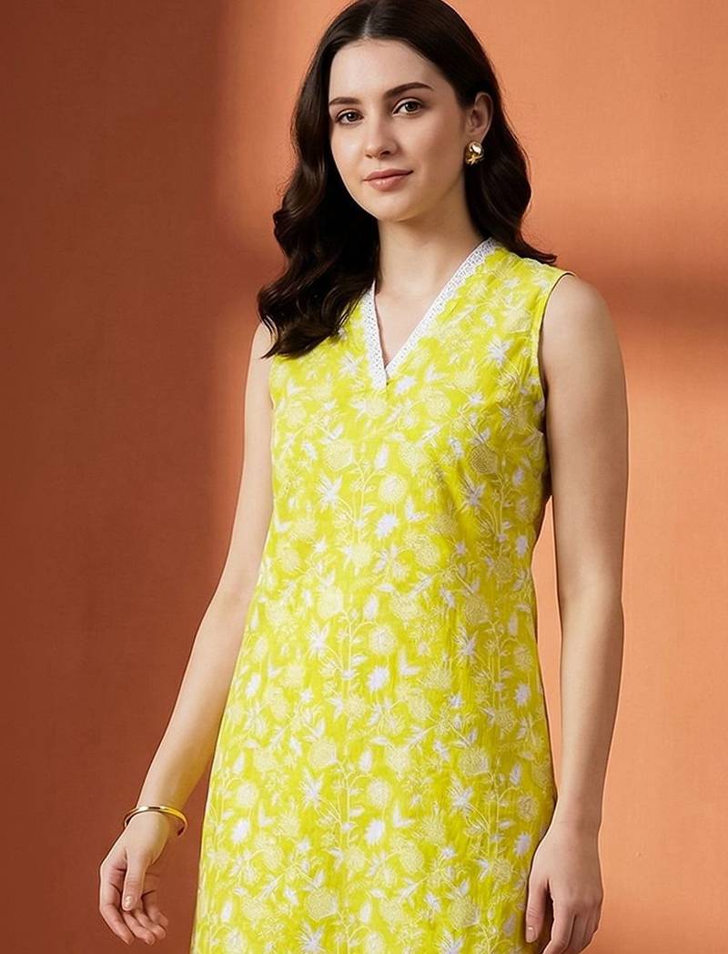 Women Floral Printed Regular Pure Cotton Kurta with Trousers