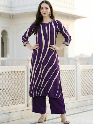 Women Printed Regular Thread Work Kurta with Palazzos 1