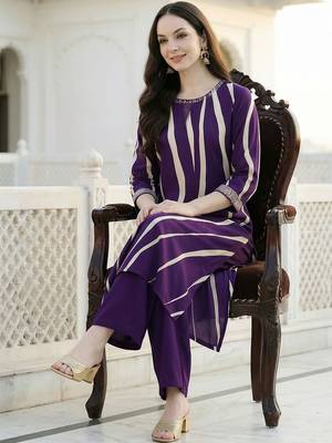 Women Printed Regular Thread Work Kurta with Palazzos 5