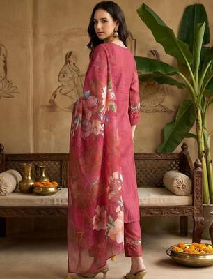 Women Floral Embroidered Regular Thread Work Kurta with Trousers & With Dupatta 3