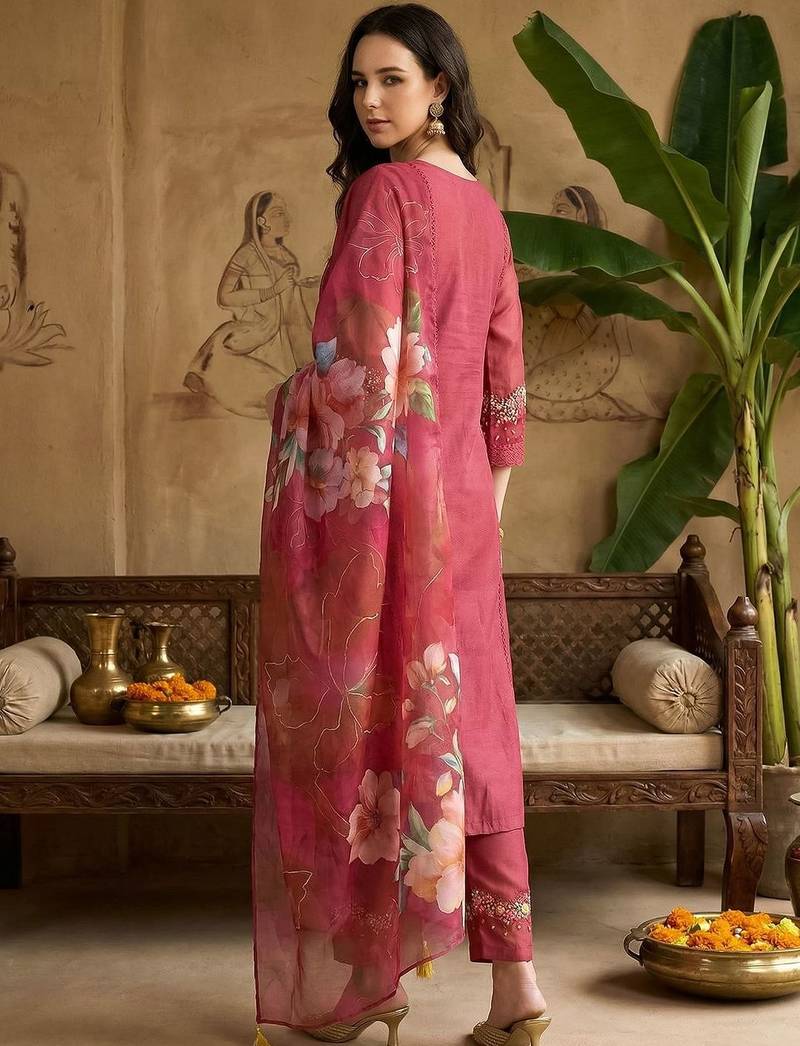 Women Floral Embroidered Regular Thread Work Kurta with Trousers & With Dupatta