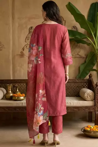 Women Floral Embroidered Regular Thread Work Kurta with Trousers & With Dupatta
