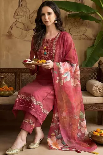 Women Floral Embroidered Regular Thread Work Kurta with Trousers & With Dupatta