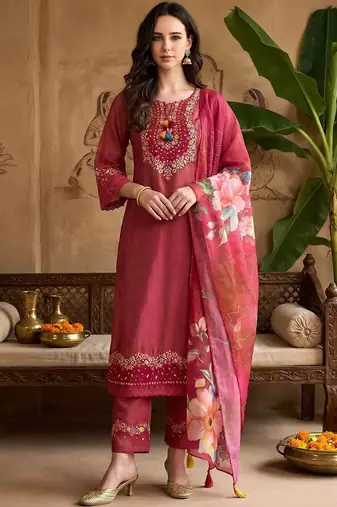 Women Floral Embroidered Regular Thread Work Kurta with Trousers & With Dupatta