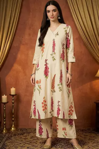 Women Floral Printed Regular Kurta with Trousers