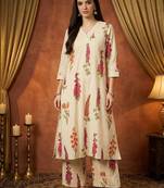 Women Floral Printed Regular Kurta with Trousers